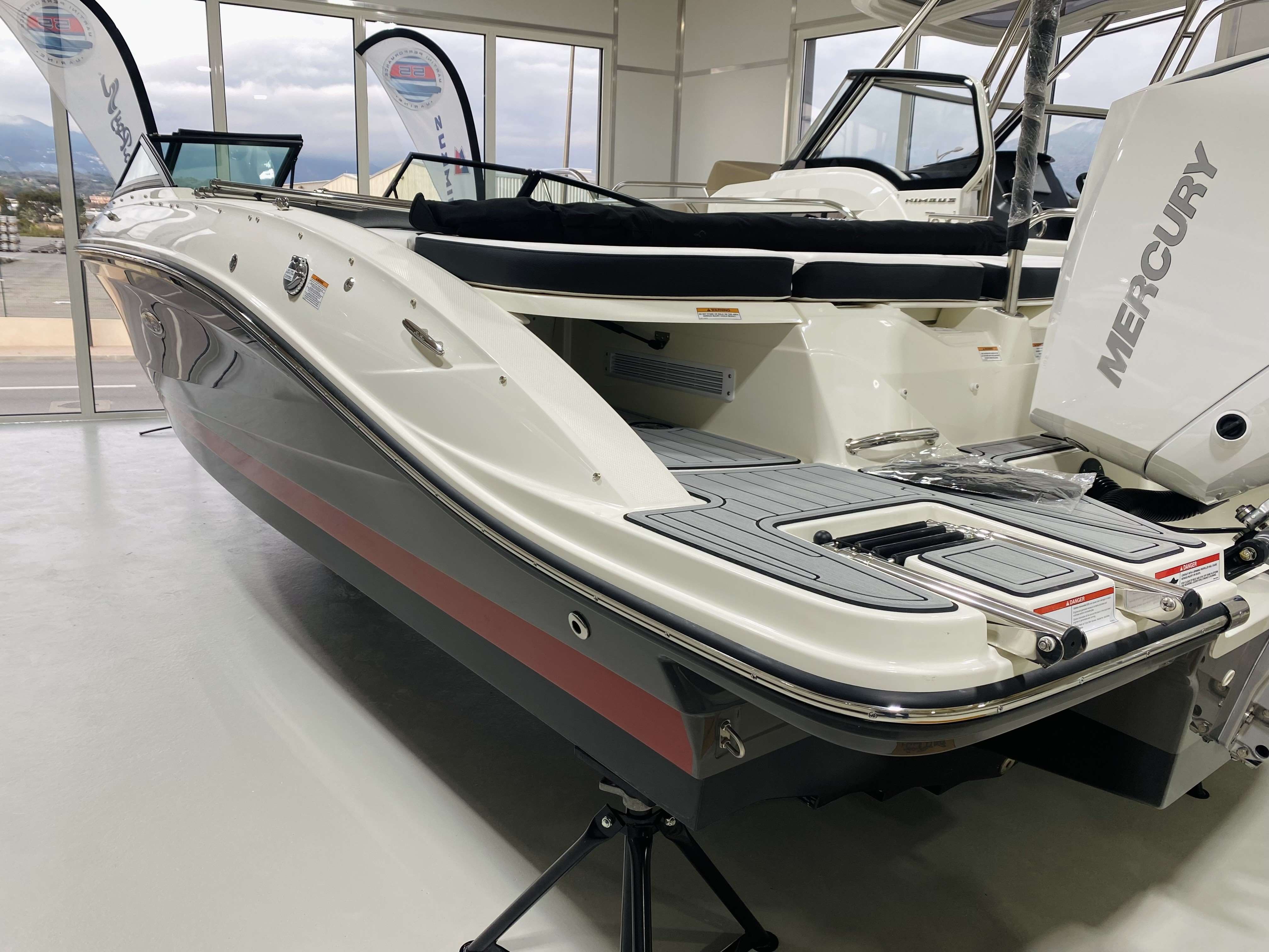 slider 1 Sea Ray  210 SPX